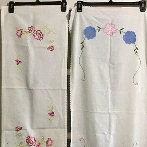 2 pretty vintage table runners